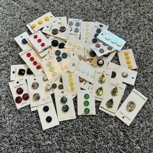 Lot of 36 Vintage Mix Size/Color Button on Cards